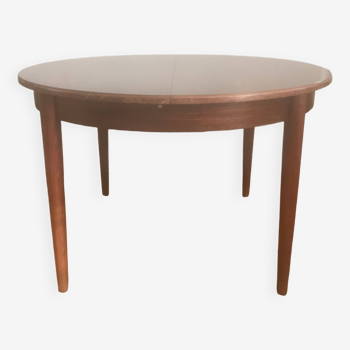 Scandinavian extendable round table rosewood