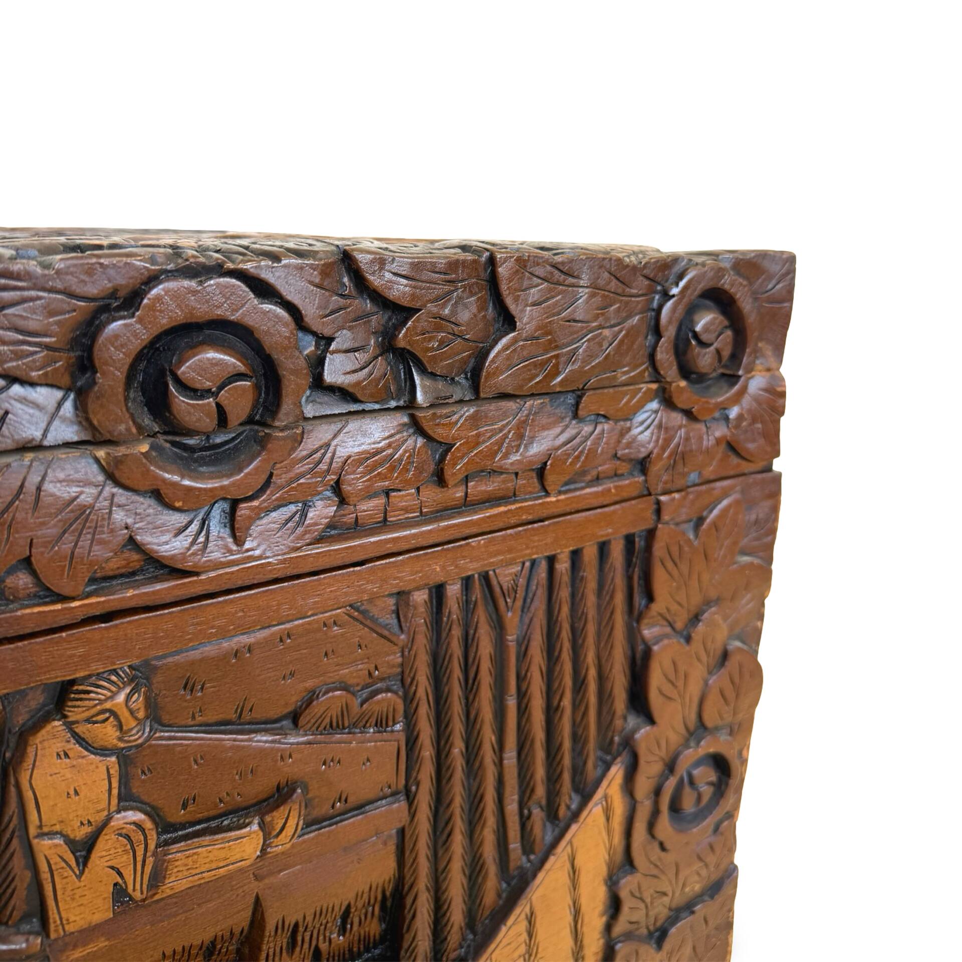Antique Chinese Carved Export Chest – Dragon, Phoenix & Landscape Deco