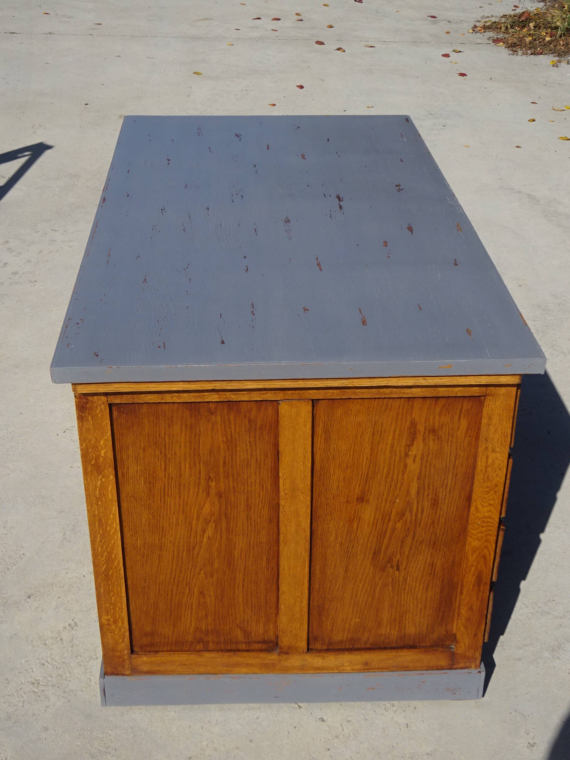 American desk, 9 drawers