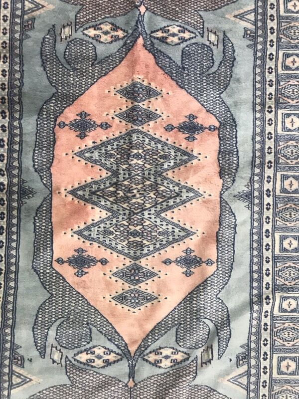 Handmade Pakistani vintage rug - 122x182 cm