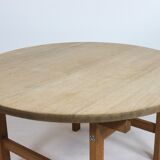 Table basse de chêne conçue par Hans J. Wegner et fabriquée par PP. Meubles dans les années 1960.
