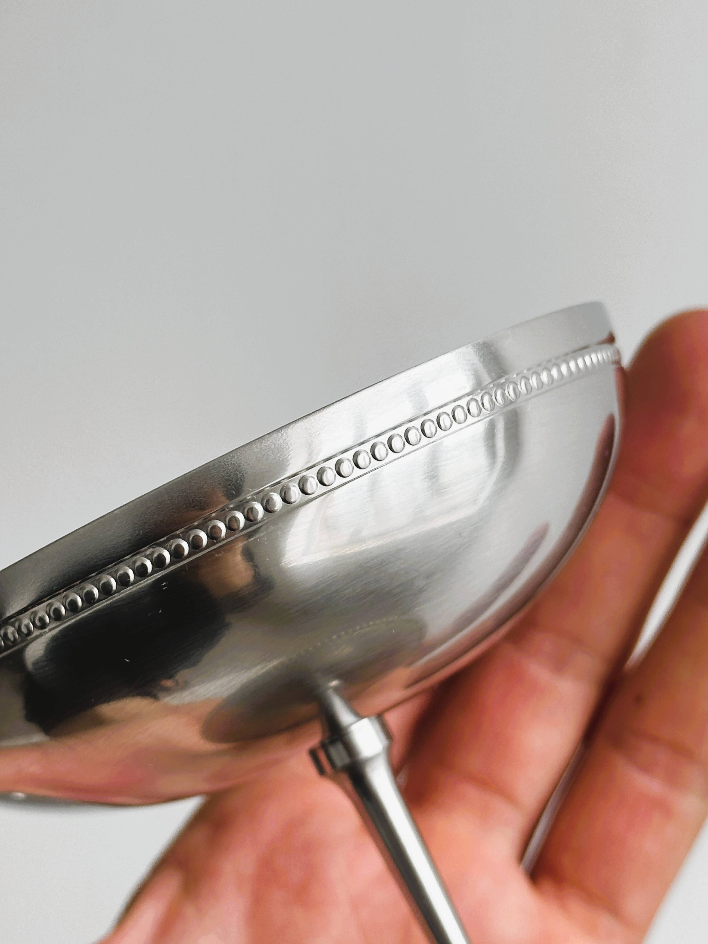 6 shiny metal cups with pearl rim