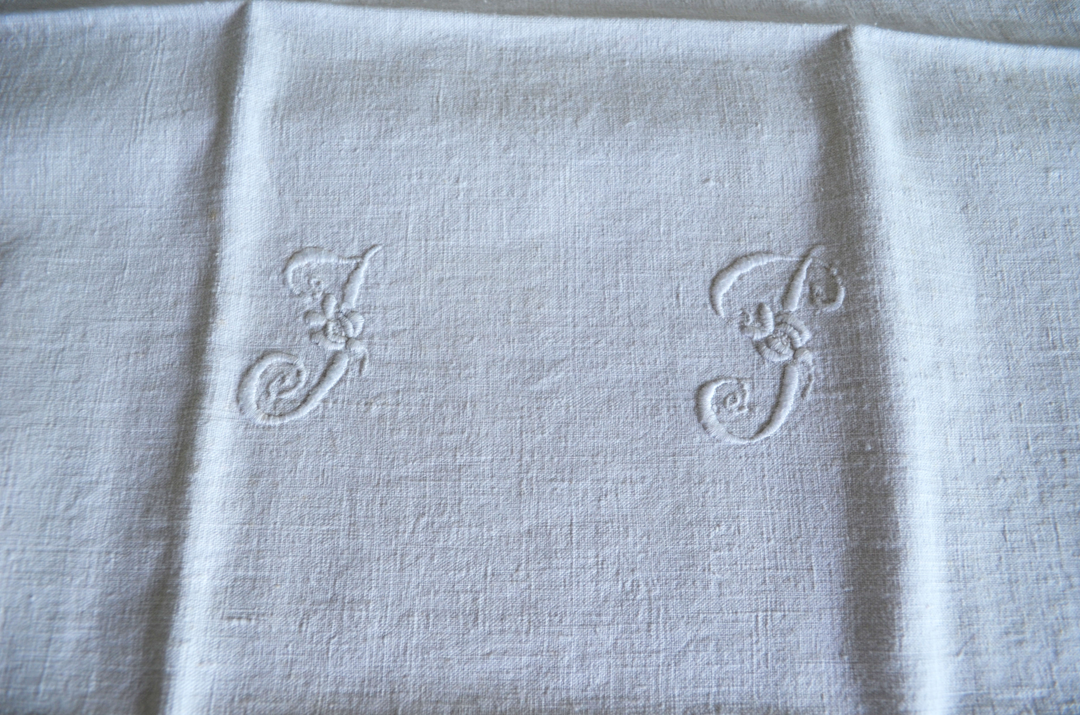 4 antique napkins embroidered