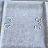 4 serviettes de table anciennes brodées