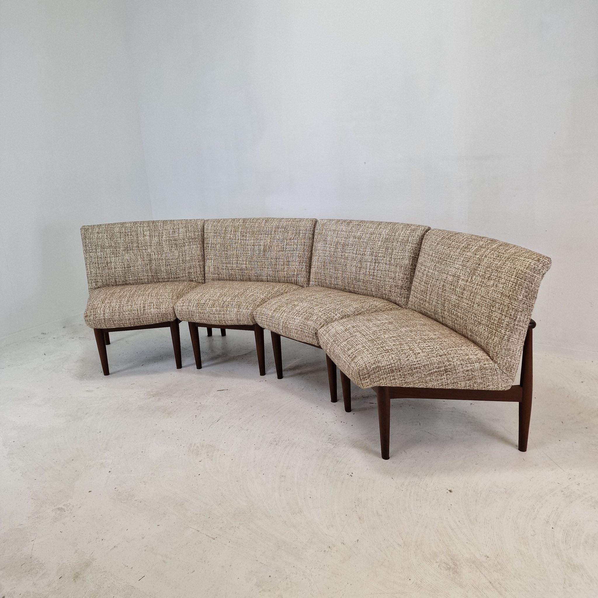 Mid-century round bench in teak Denmark 1960s