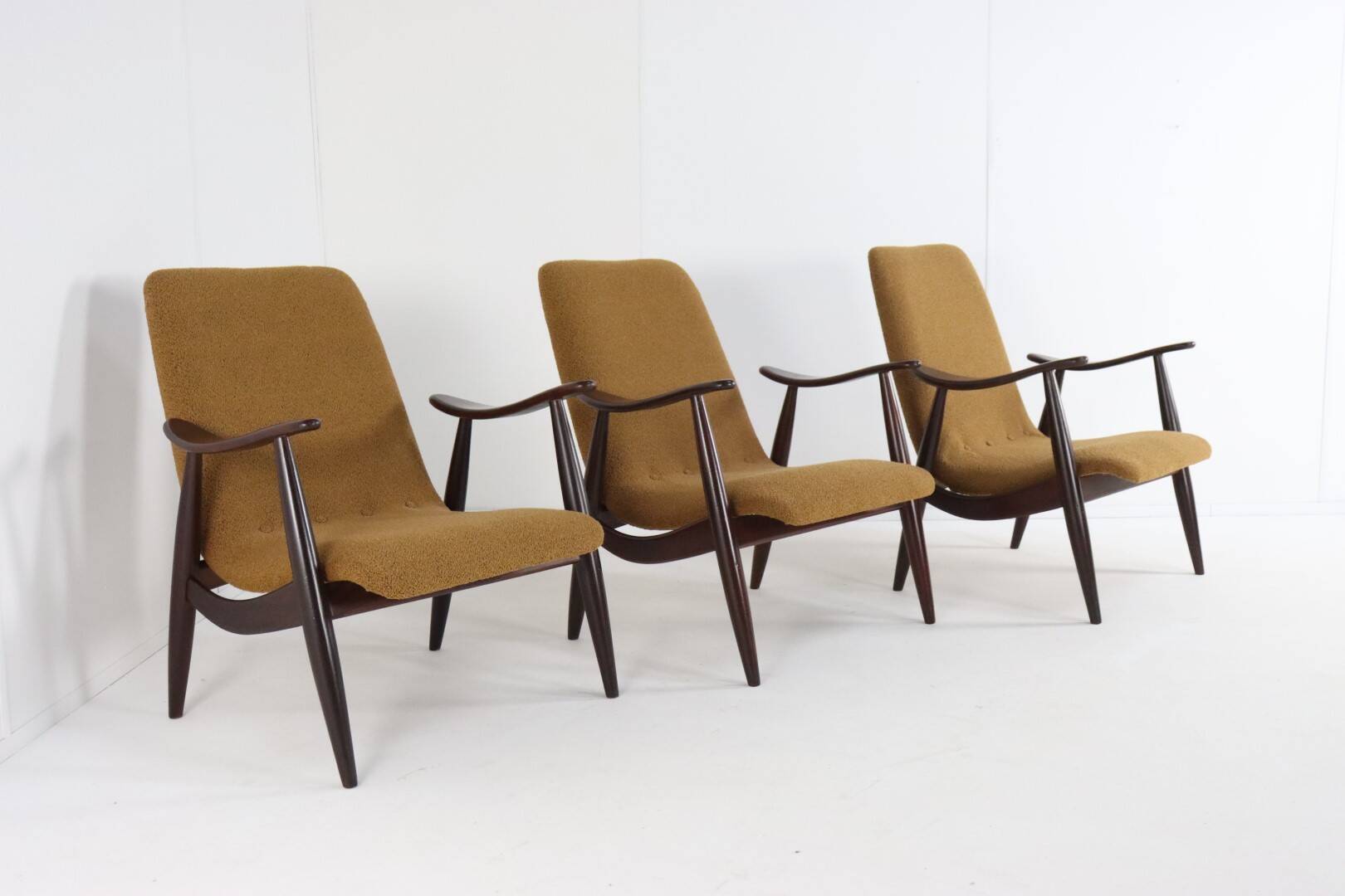 Armchair 'Popkensburg' Attr. Louis van Teeffelen for Wébé | 3 pieces in sto