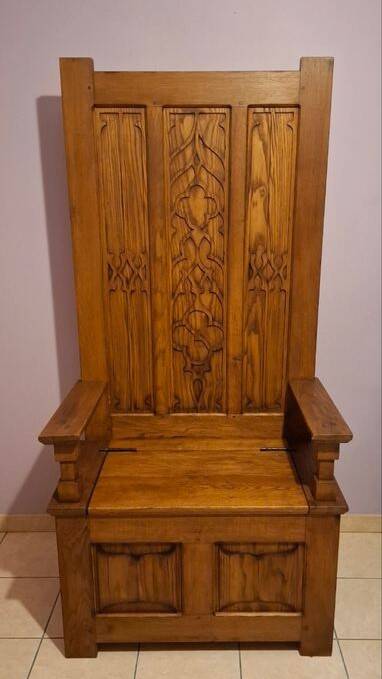 14th-century throne style