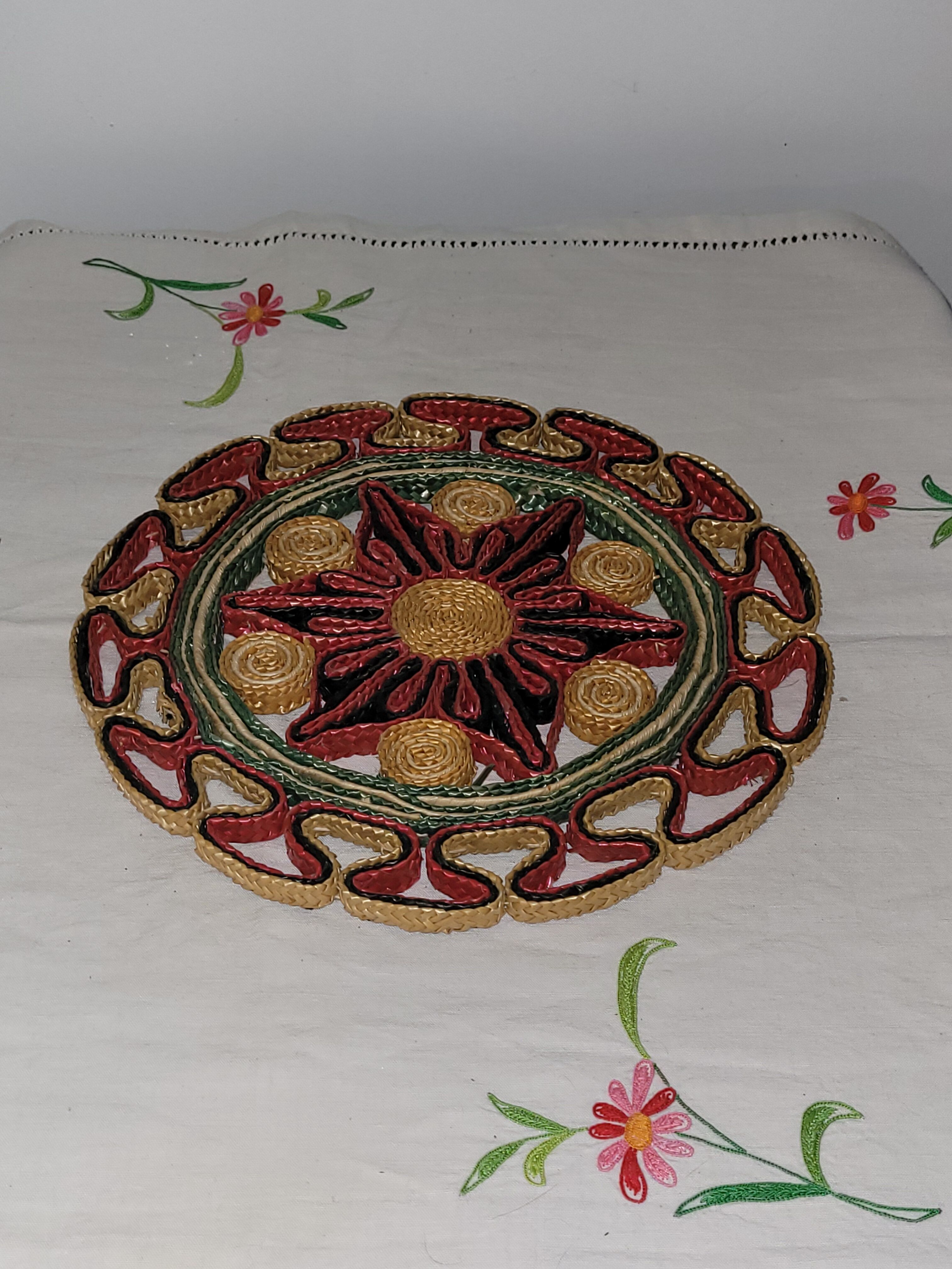 Large straw trivia - vintage