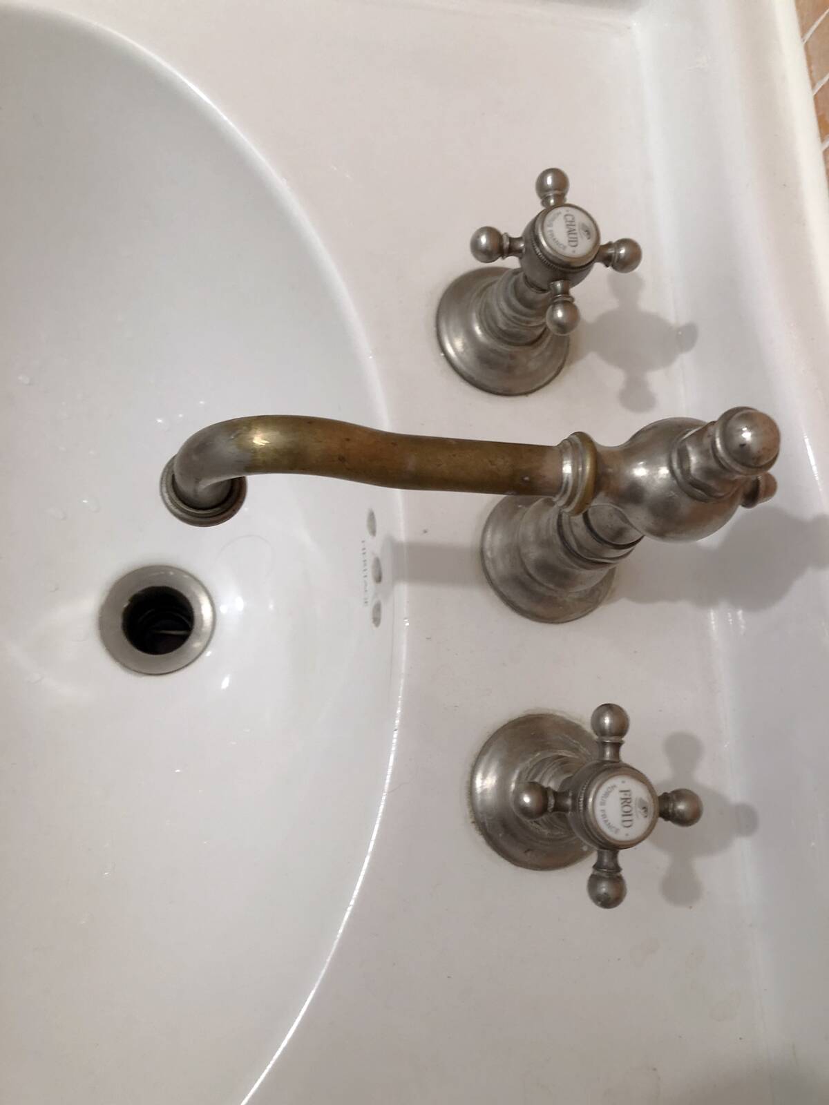 Double vasque heritage