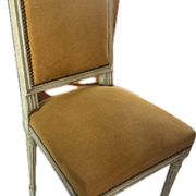10 chaises style Louis XVI, refaites à neuf d'excellente facture