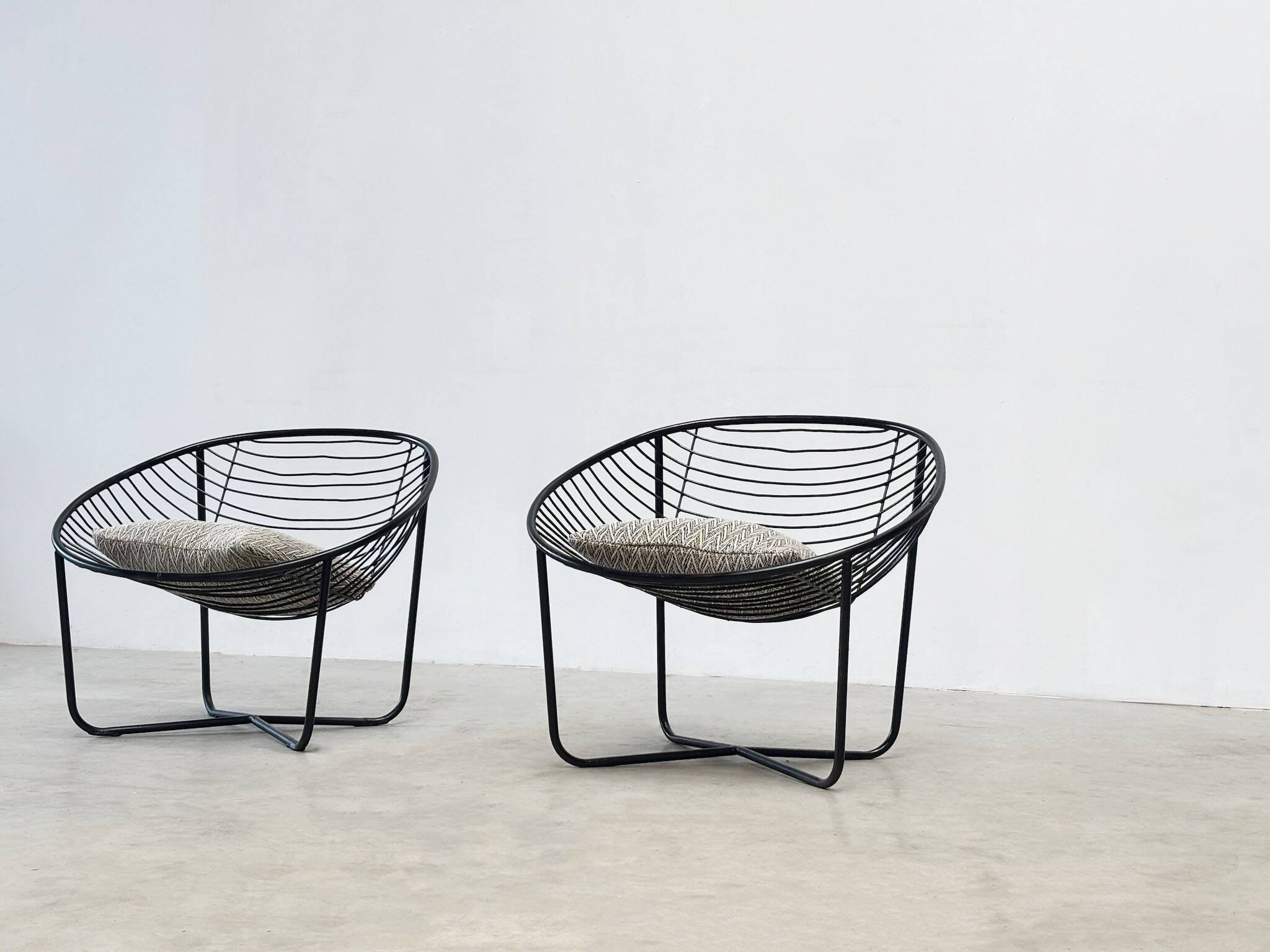 Ensemble de deux chaises longues des années 1950 par Jean Louis Bonnant