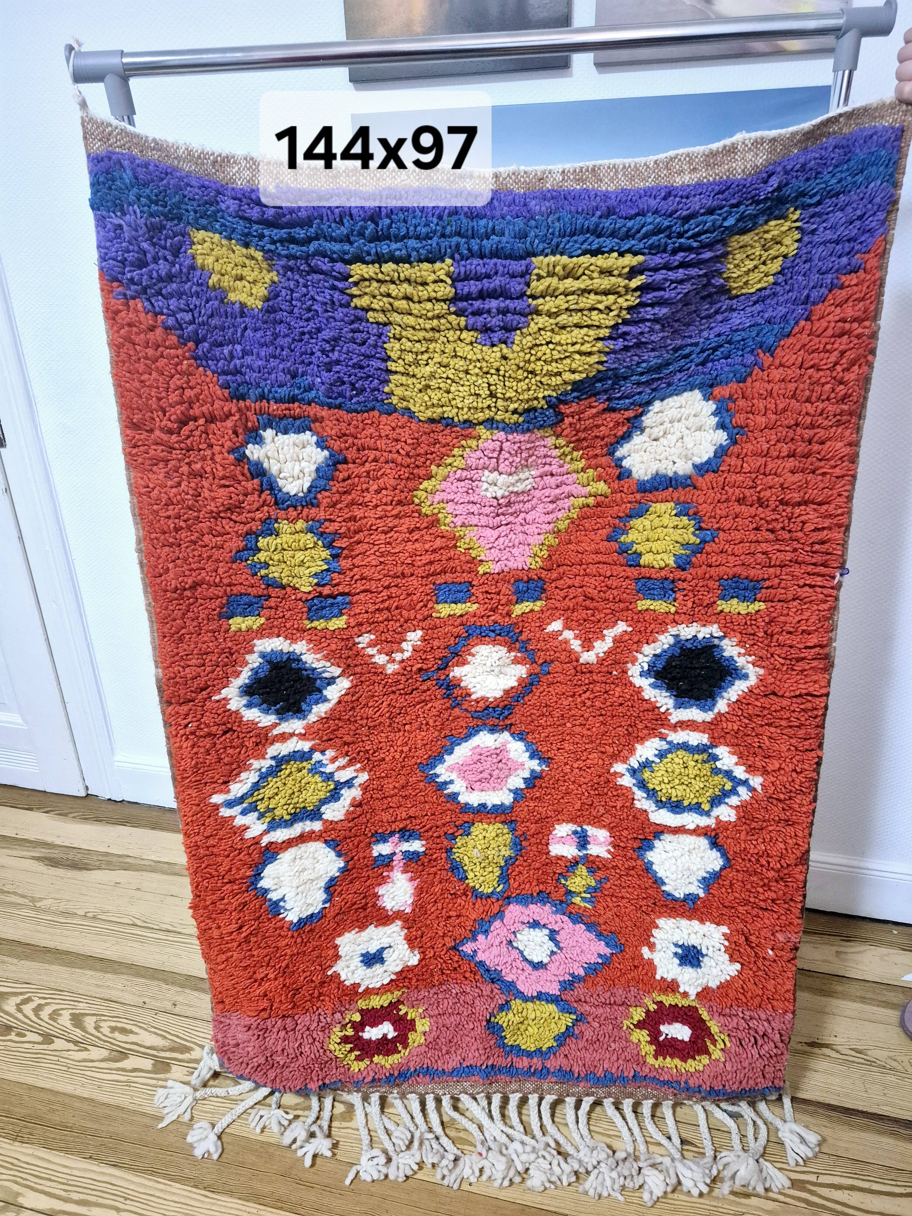 100% wool carpet Made by hand