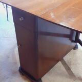 Gateleg table.