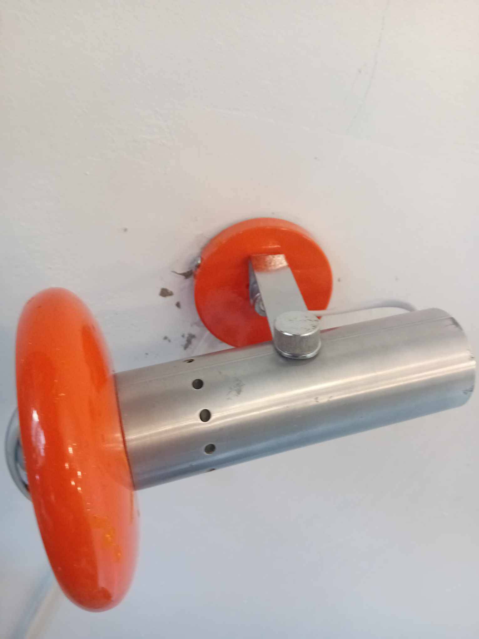 Spot orange et inox brossé années 70