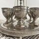 Set de coquetiers argentés avec cuillères et support