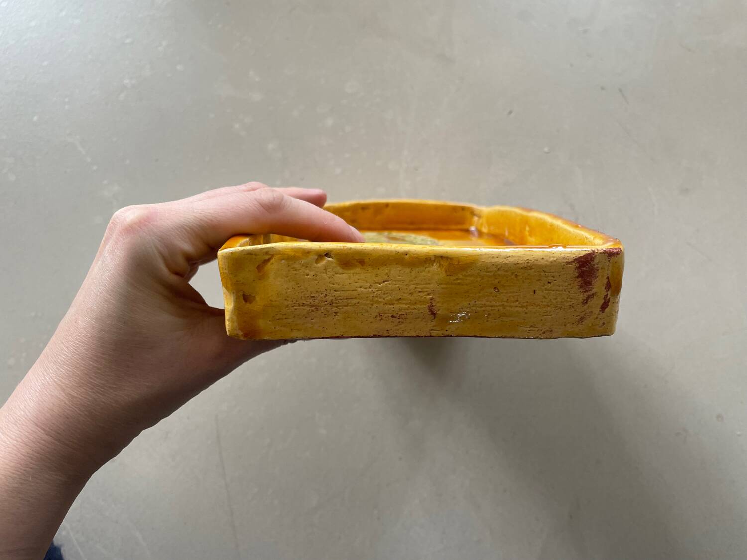 Ceramic dish signed Arlette