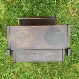 Ancienne sellette porte-revue style scandinave en bois foncé avec cendrier intégré en laiton