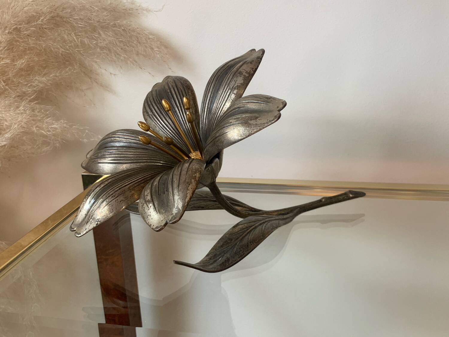 Flower metal ashtray