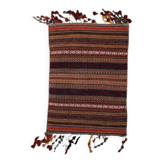 Tapis Kilim berbère marocain ancien, fait main, 112 cm x 154 cm (3,7' x 5,1'), années 1930 - 1C1157
