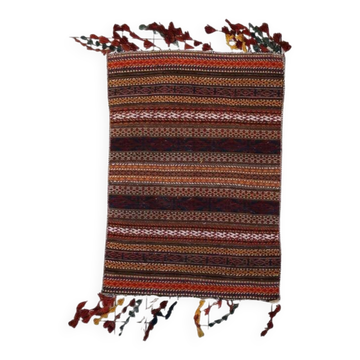 Handmade antique Moroccan Berber Kilim rug 3.7' x 5.1' (112cm x 154cm) 1930s - 1С1157