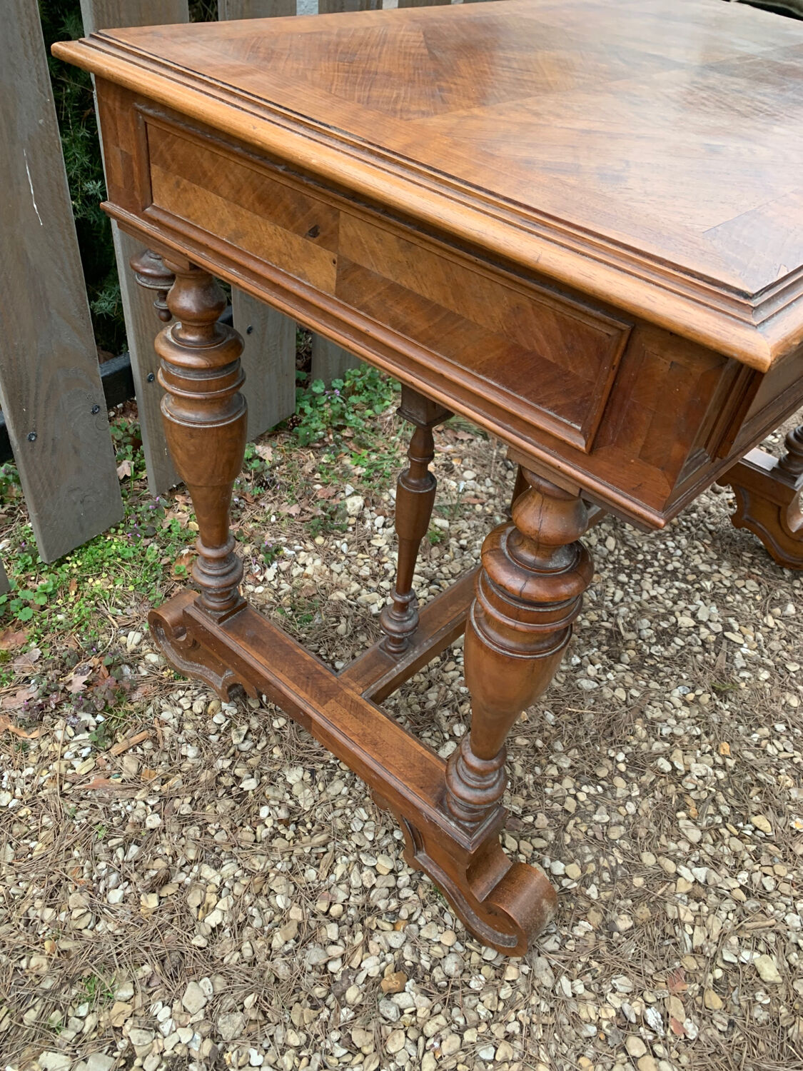 Flat desk henri 2 epoch 19 th