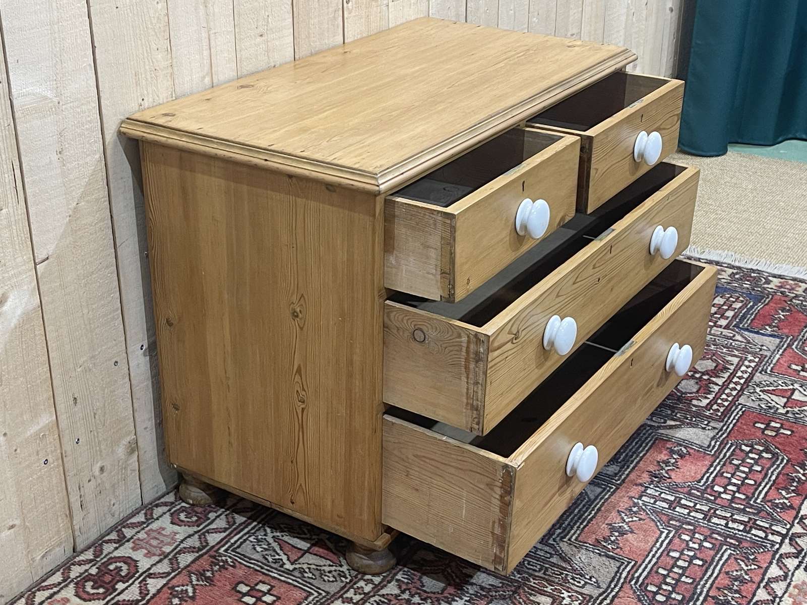 Victorian chest of drawers nineteenth in fir