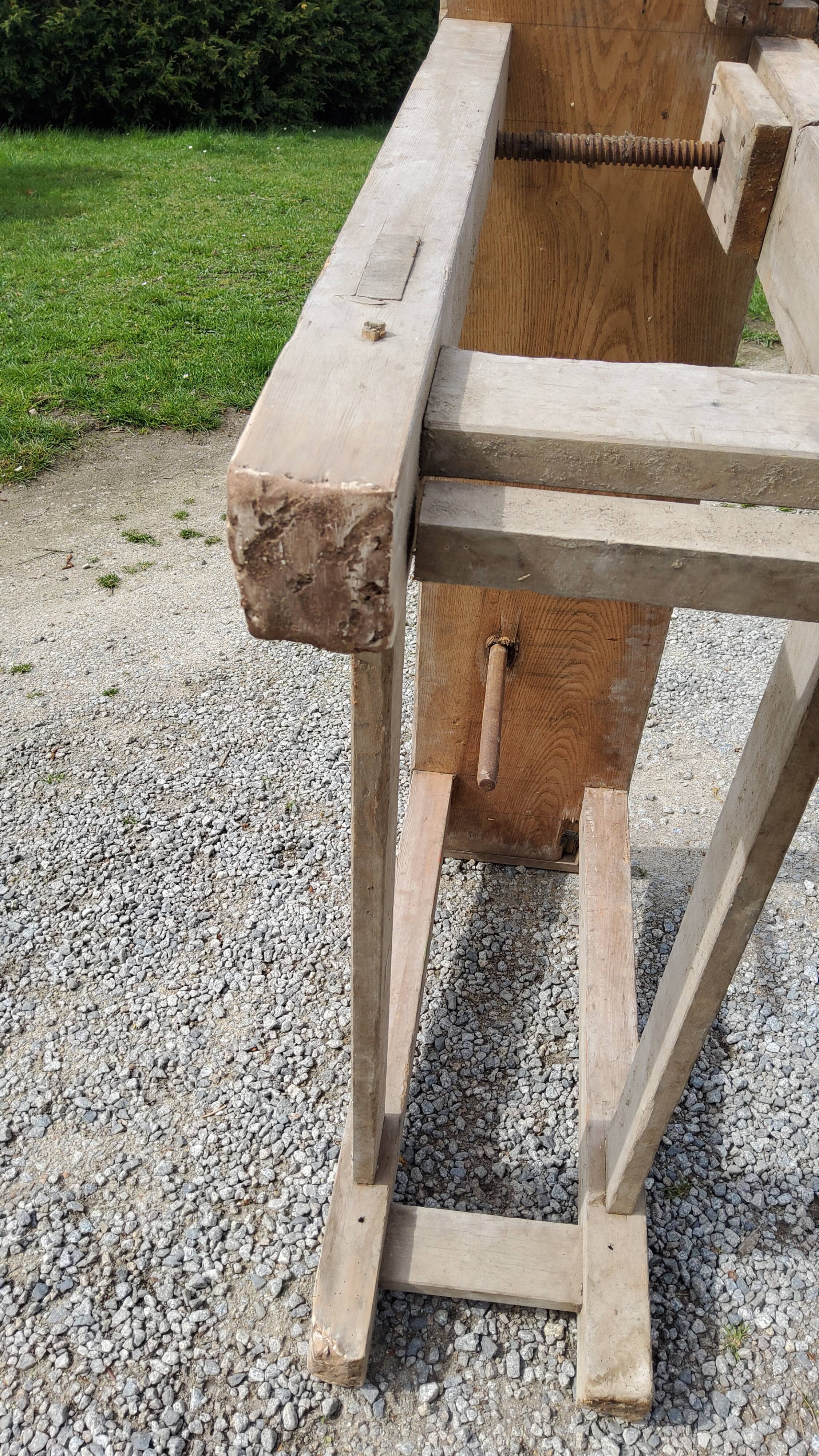 Old wooden workbench 126cm