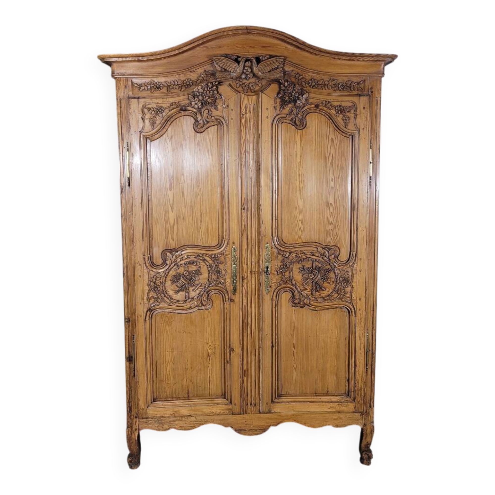 Armoire de montagne en sapin