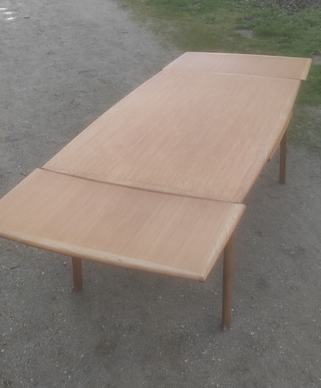 Scandinavian table