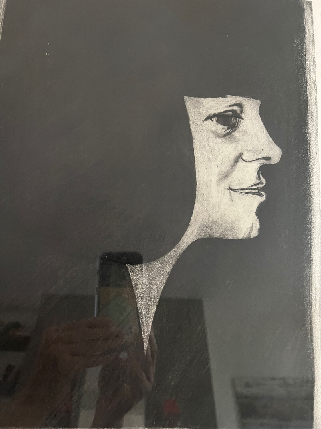 Painting portrait of a woman in profile