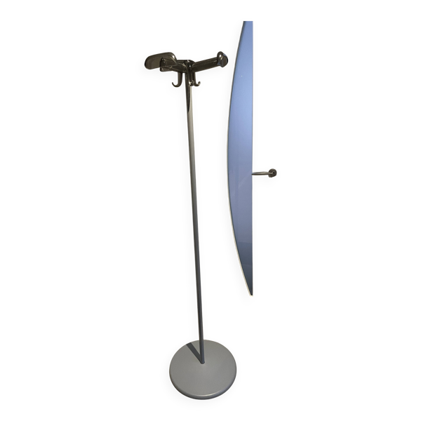 Porte-manteau design “togo” – enzo mari pour magis (repris par kartell)