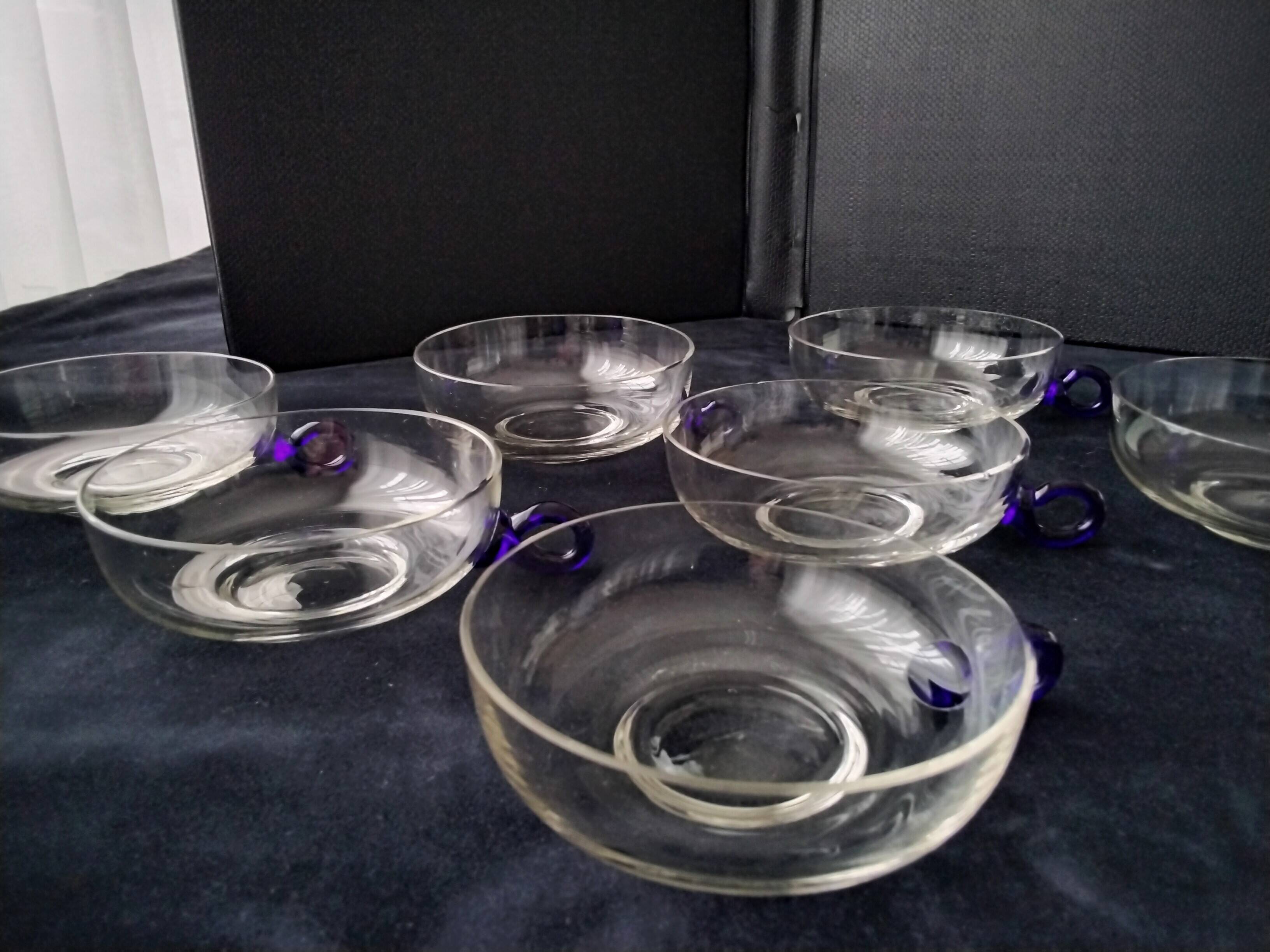 8 Tasses à punch en verre soufflé