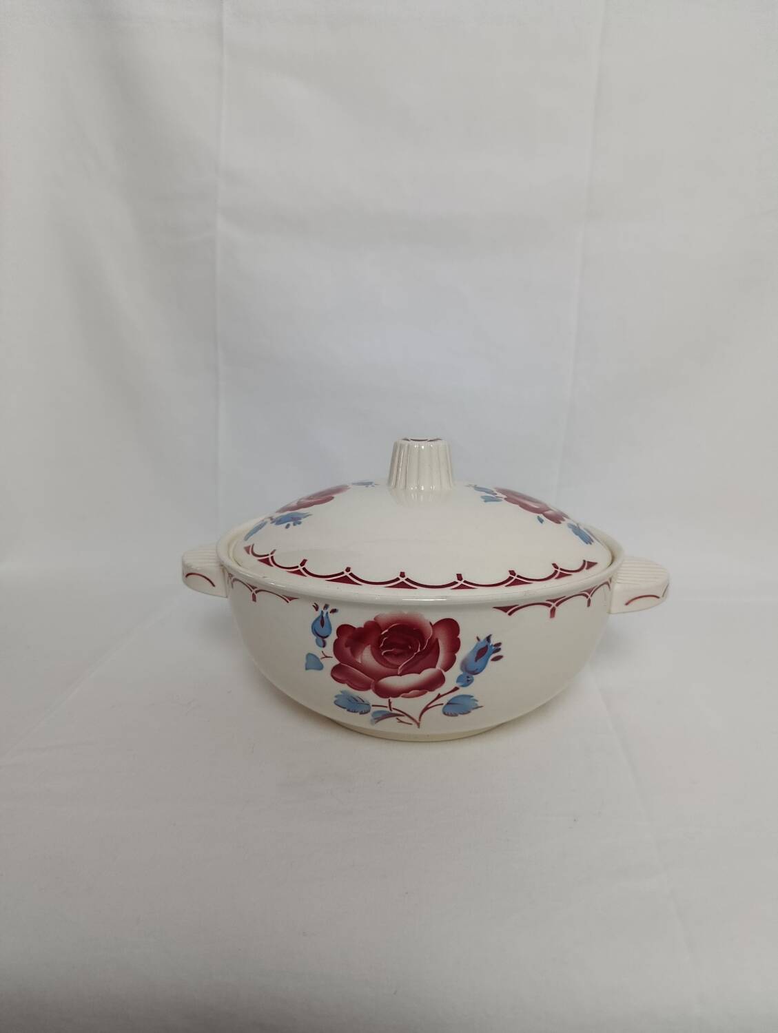 Badonviller soup tureen a la rose in semi-porcelain