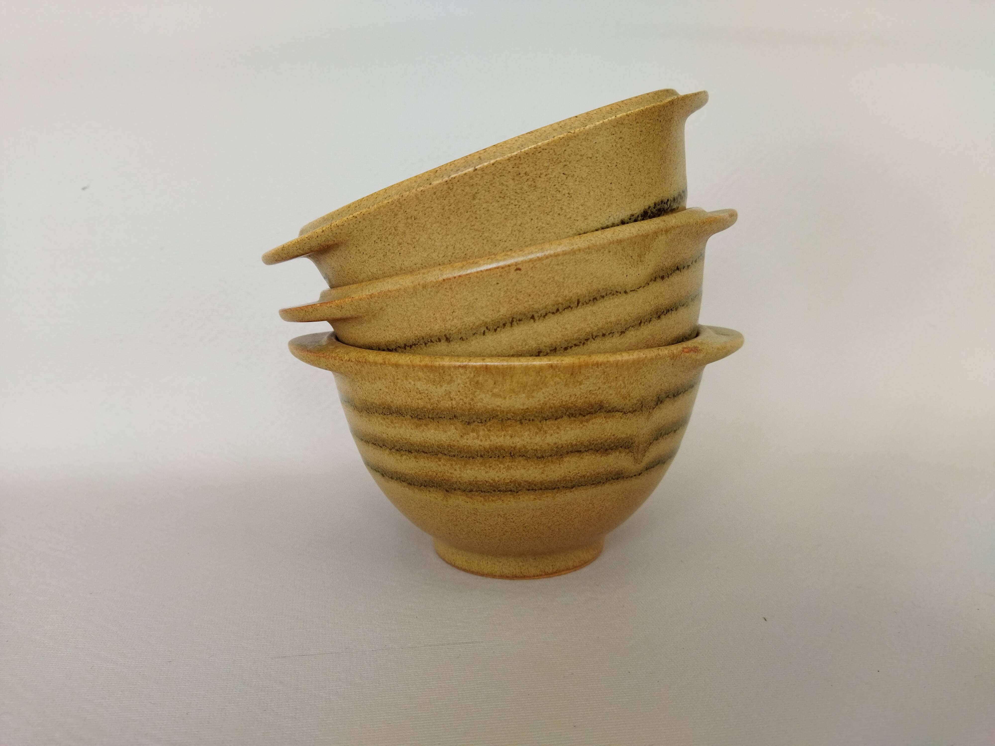 3 ear bowls in Sarreguemines sandstone