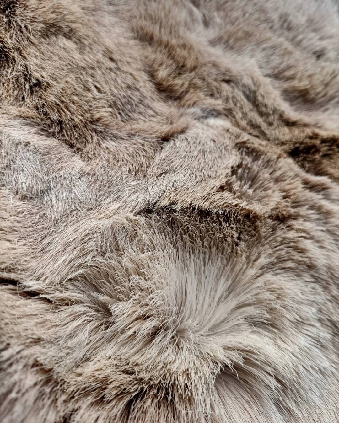 Retro animal skin hair rug