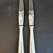 Duo de couteaux Christofle modèle "Tosca" en Alfénide