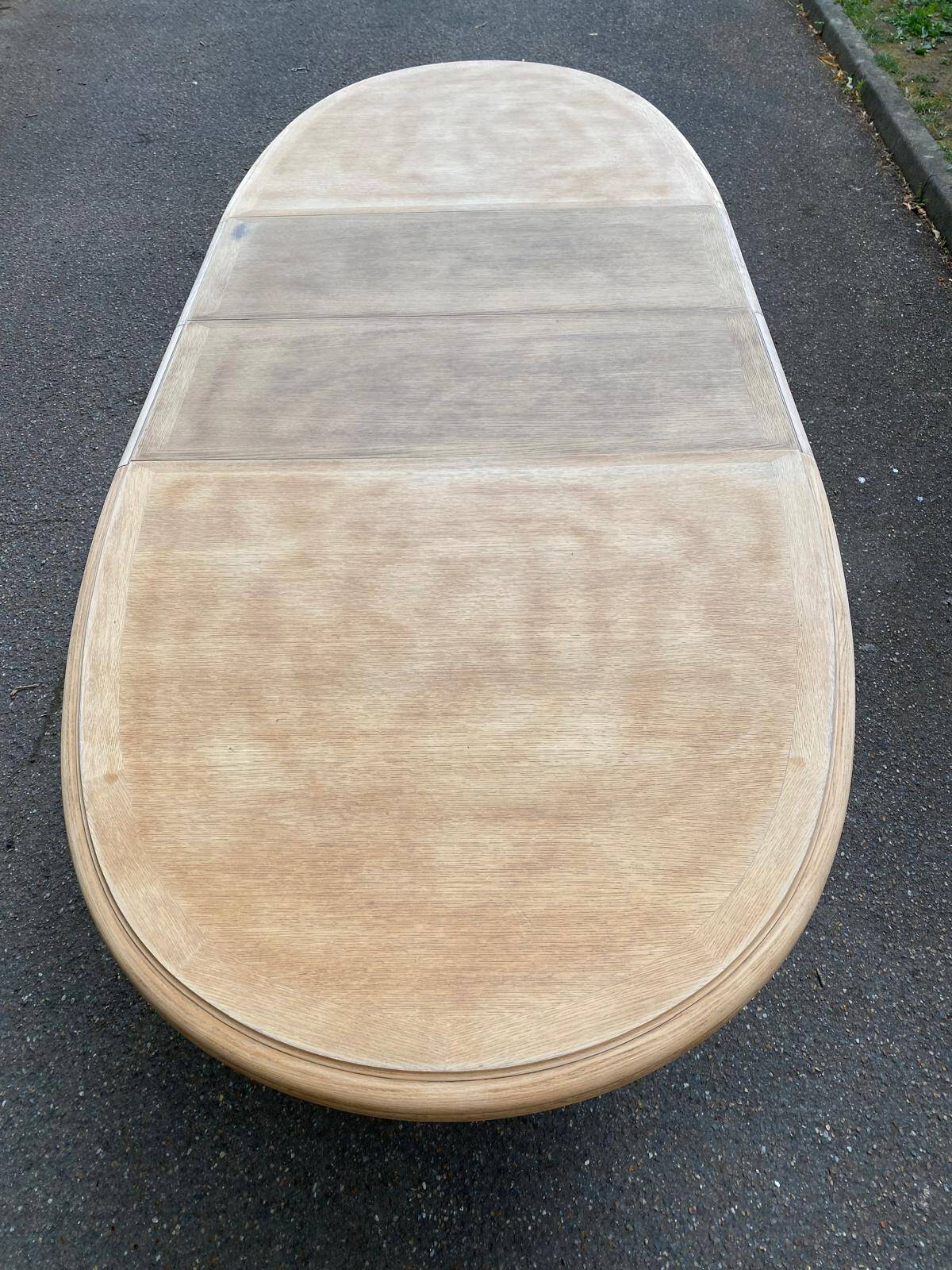 Table à manger de ferme ronde ovale extensible rénovée en bois brut 260cm