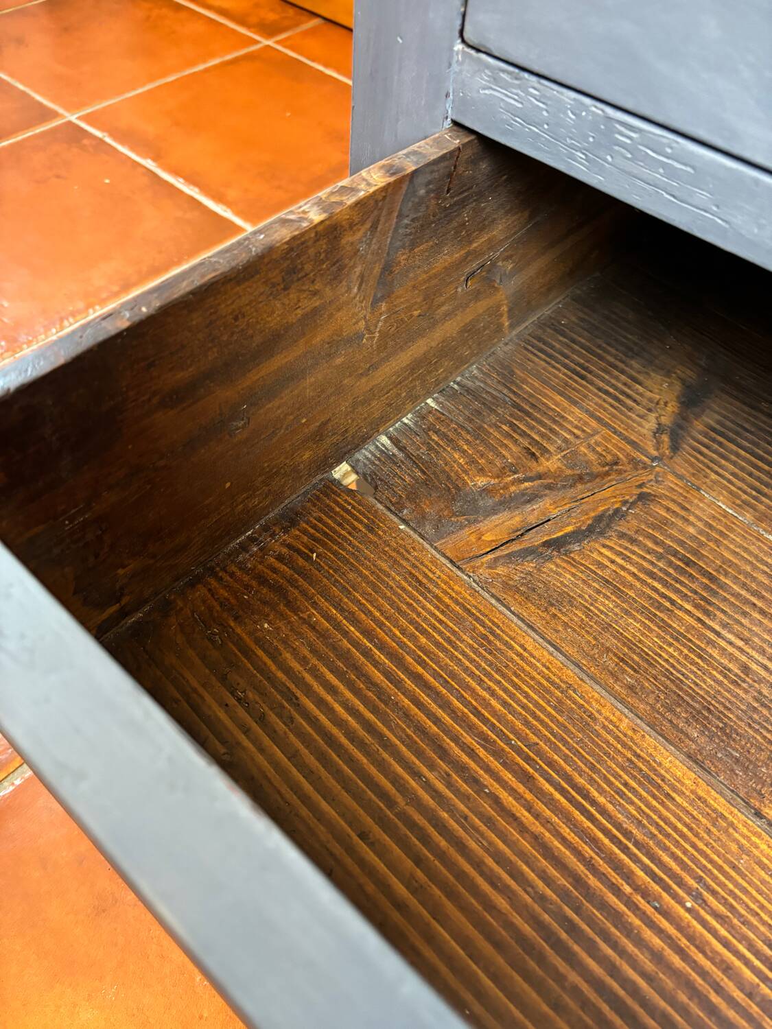 Commode ancienne, style Louis XVI