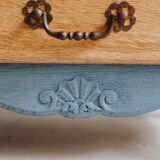 Commode à 5 tiroirs en bois naturel et fond bleu en chêne semi-massif