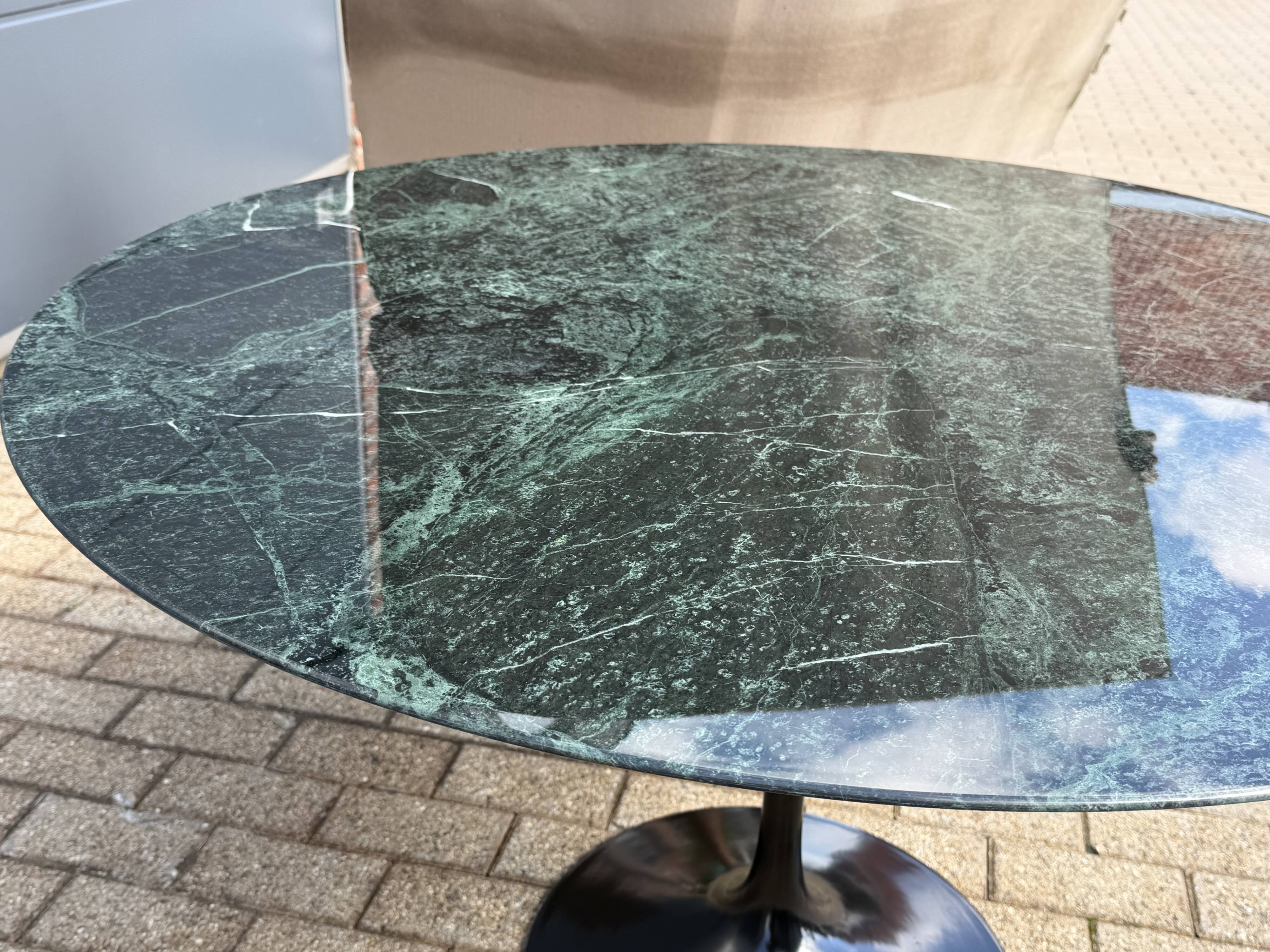 Original round Knoll Tulip dining table (120cm) Alpi Verde glossy in NEW CONDITION