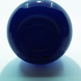 Vase en verre bleu scandinave