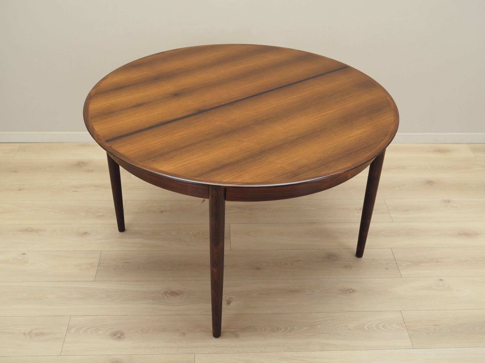 Round rosewood table, Danish design, 1970s, production: Skovby Møbelfabrik