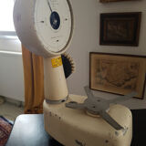 Former Italian grocer's scale