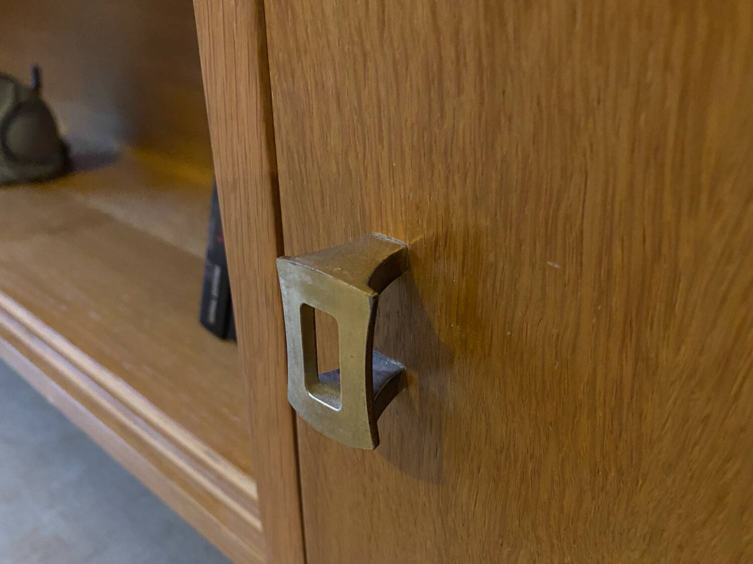 Vintage sideboard (shallow)