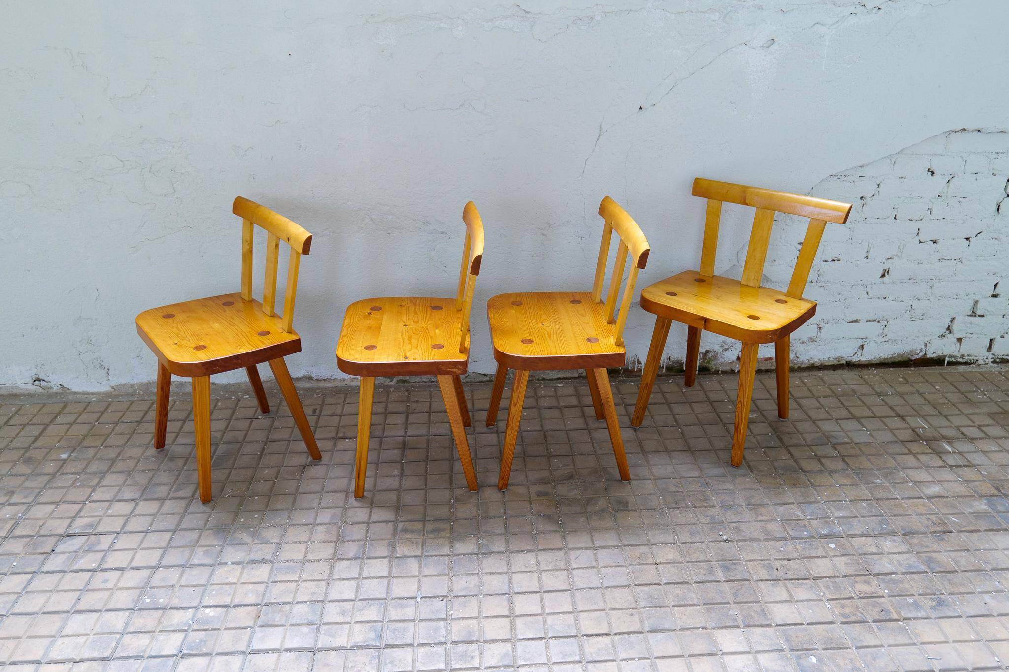 Modern Swedish set of 4 pine dining chairs.