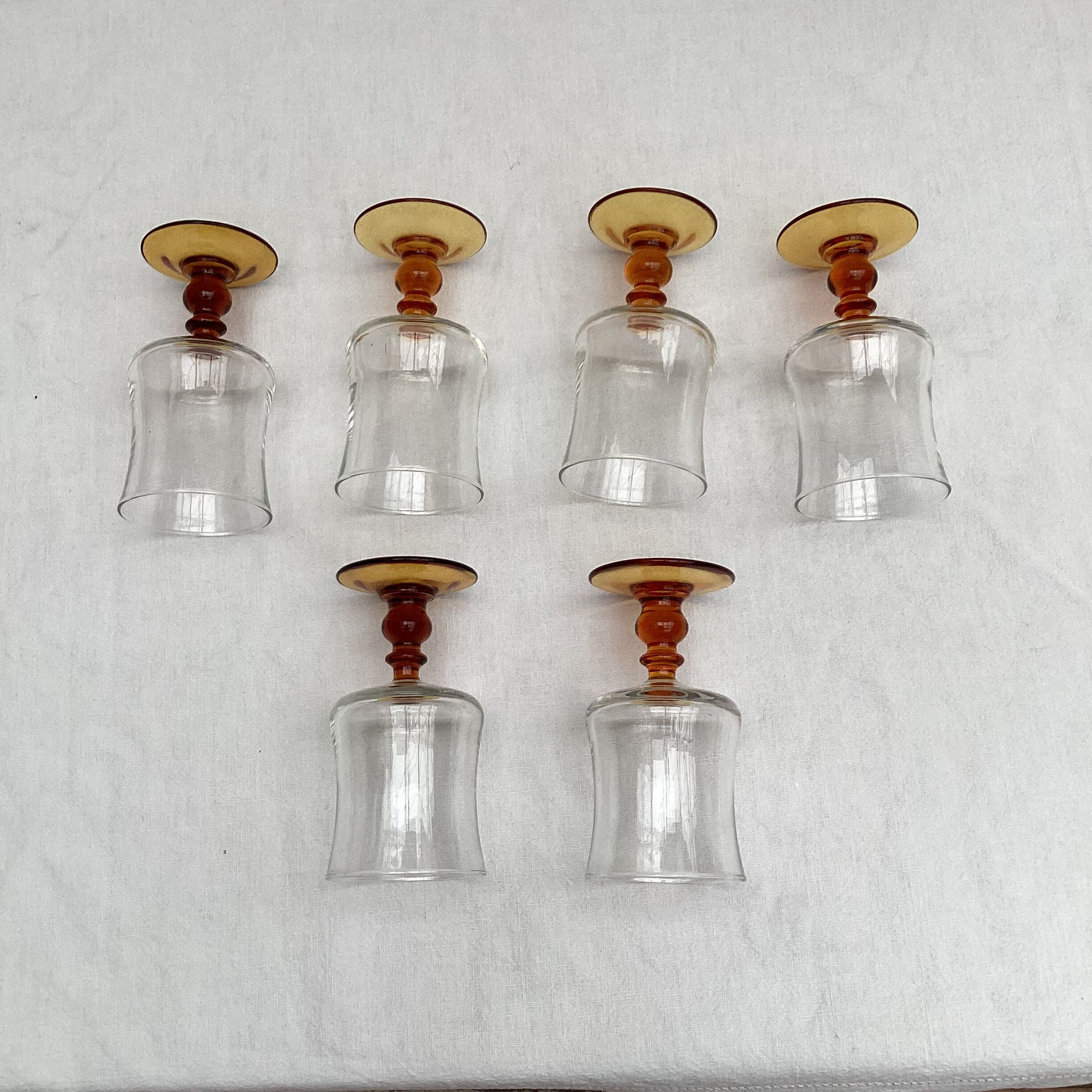 Set of six stemmed glasses stamped France dimensions: height -12cm- diameter 6cm-