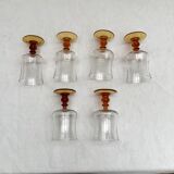 Lot de six verres à pied estampillé France dimension : hauteur -12cm- diamètre 6cm-