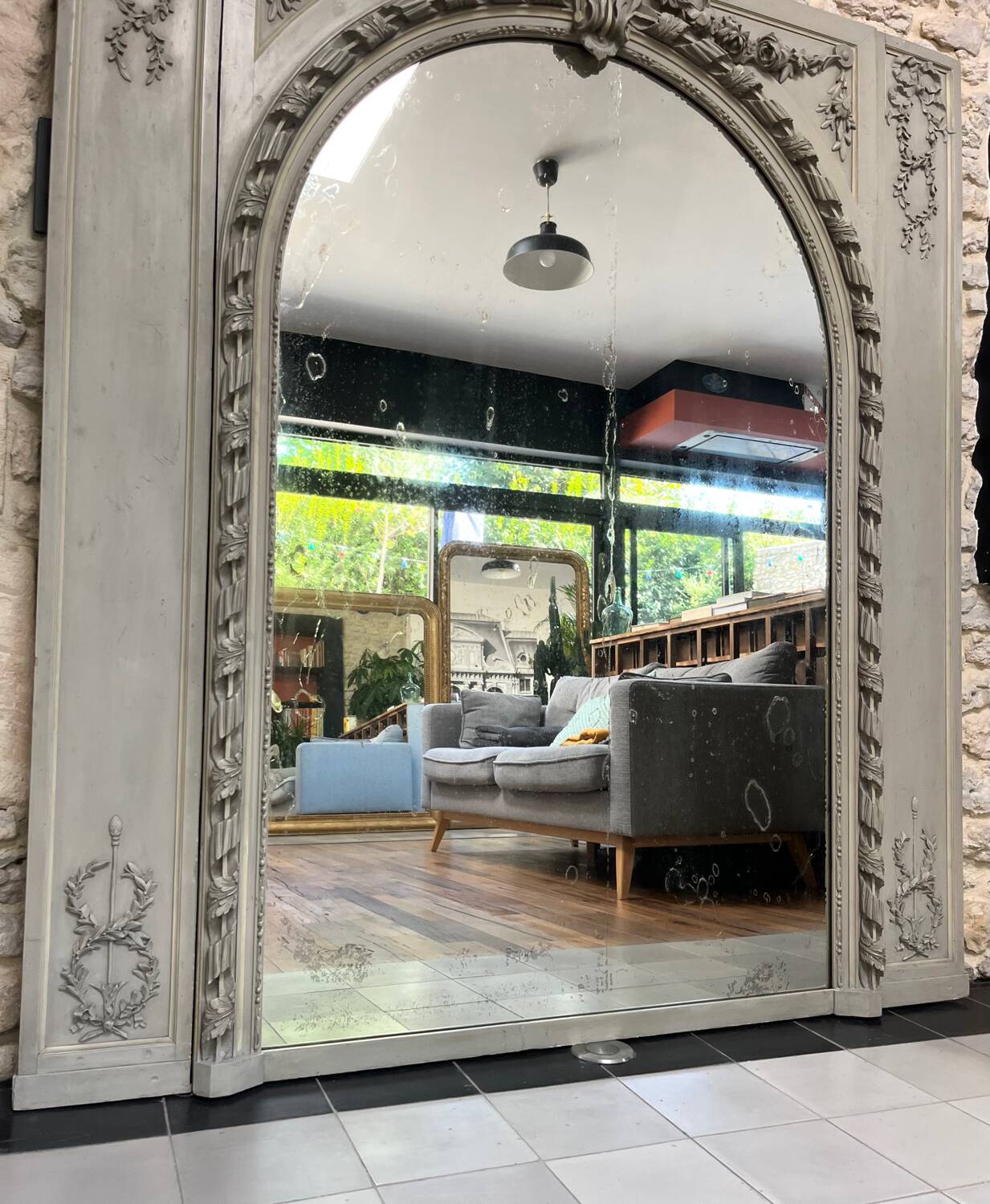 Important woodwork, 176.5cm/158cm 19th century fireplace mirror, quilted glass, parquet on the back.