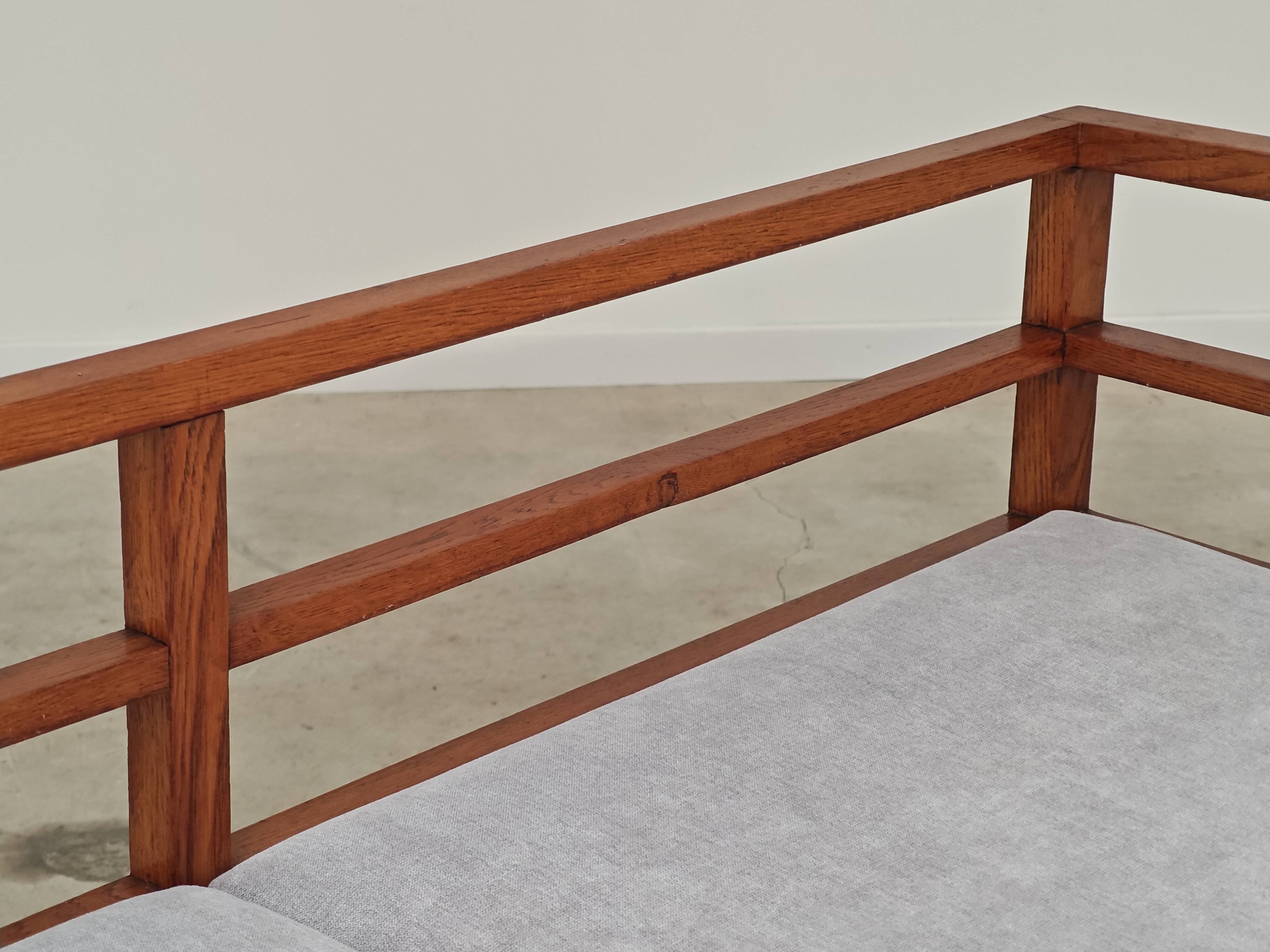 Art Deco sofa gray fabric Jindrich Halabala 1930