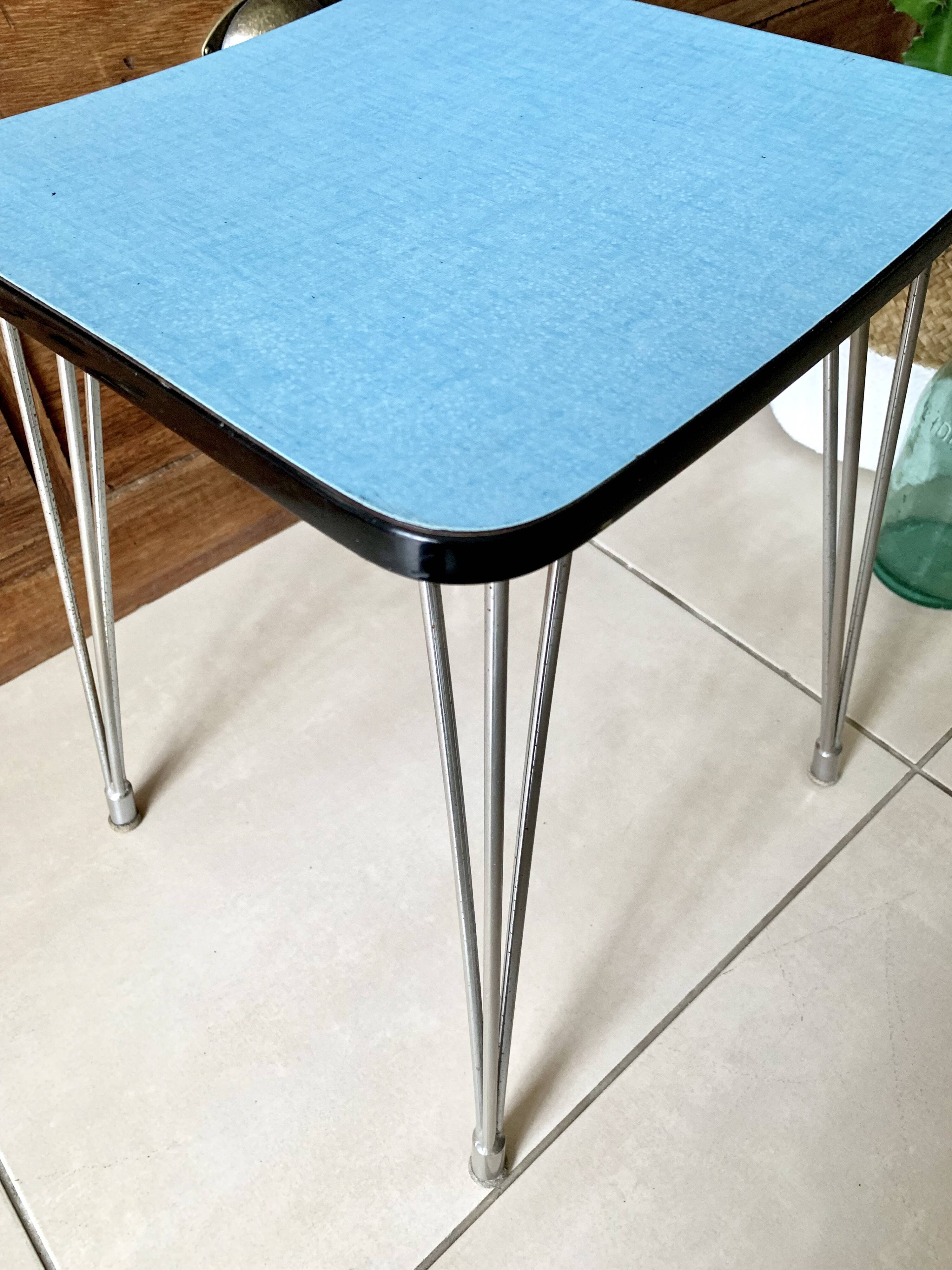 Tabouret formica pieds eiffel vintage